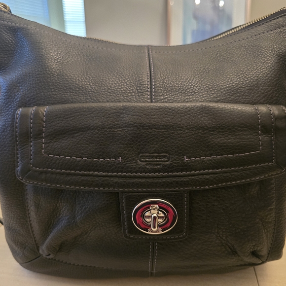 Coach NWT Authentic Black Leather Shoulder Bag, Turnlock Pocket - Picture 2 of 12